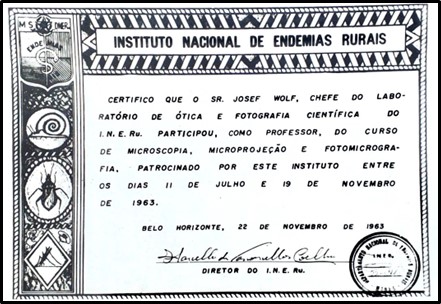  Fotografia de certificado de curso ministrado por Josef Wolf, 1963. Acervo Fiocruz Minas. Referência: 20210602_134704